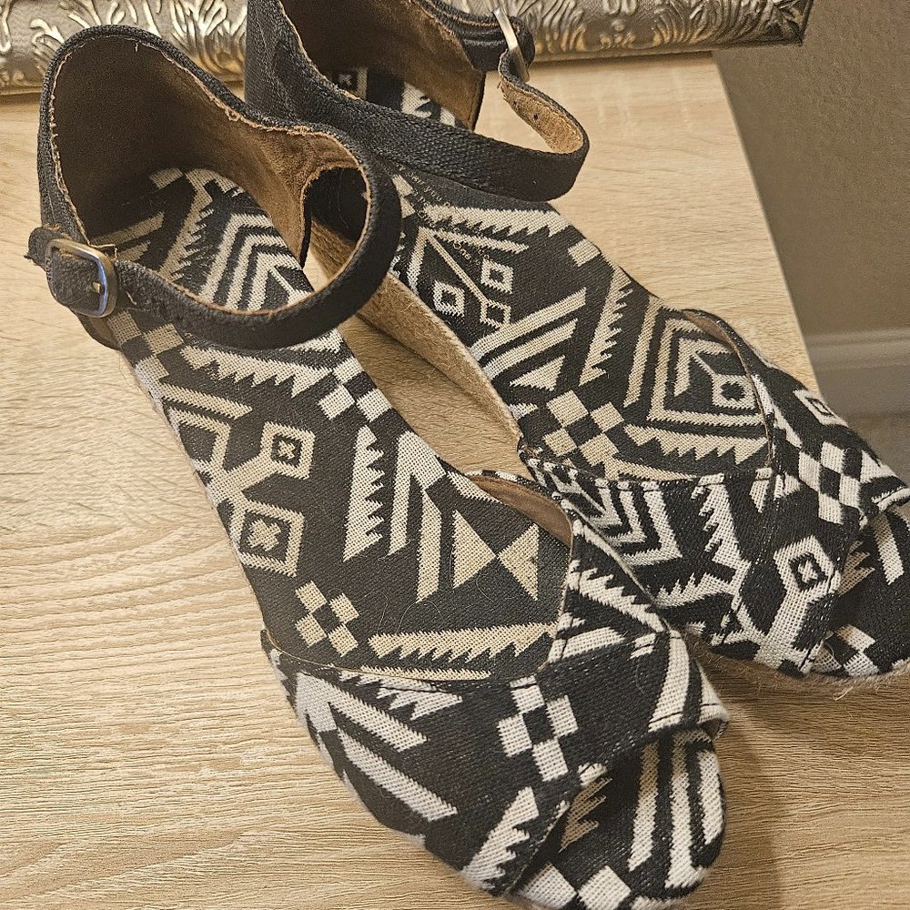 Tom's Platform Sandals